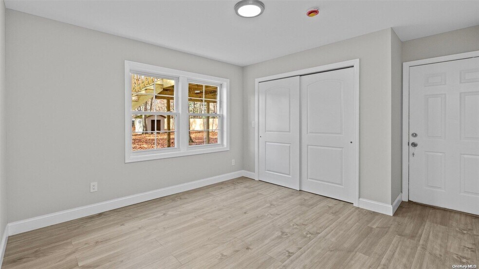 Building Photo - 18 Canine Rd