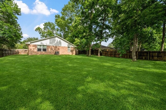 Building Photo - 157 Hillside Dr