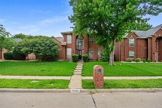 Building Photo - 10800 Alexandria Dr