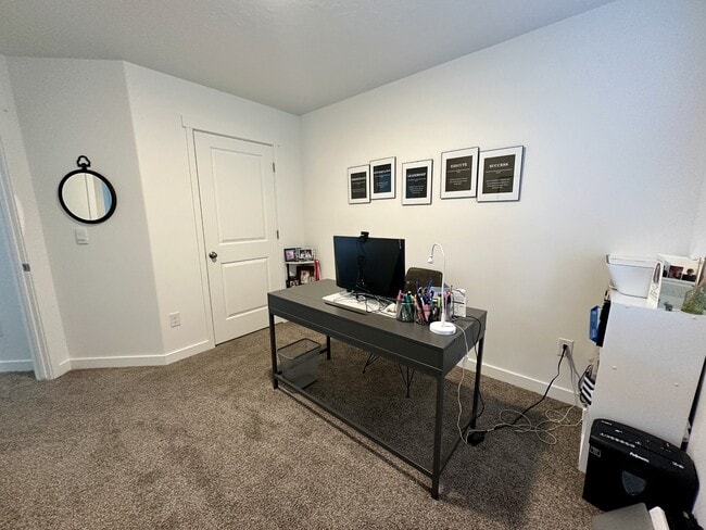 Building Photo - 8715 W Addie Dr