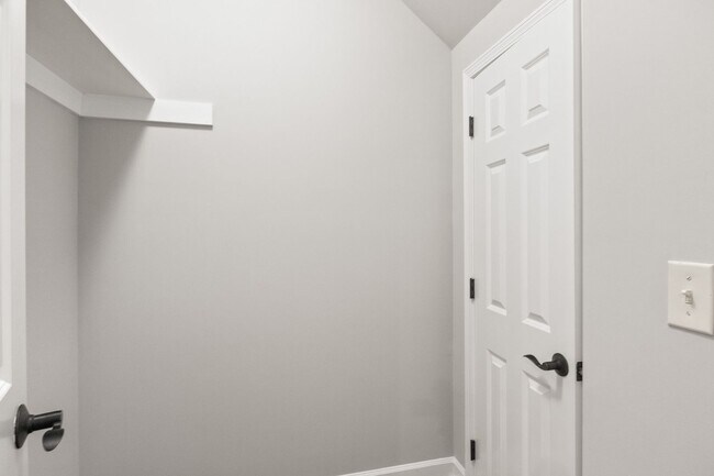 Building Photo - Spacious Home near Downtown Apex!