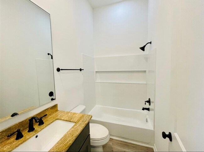 Building Photo - 3233 Real St