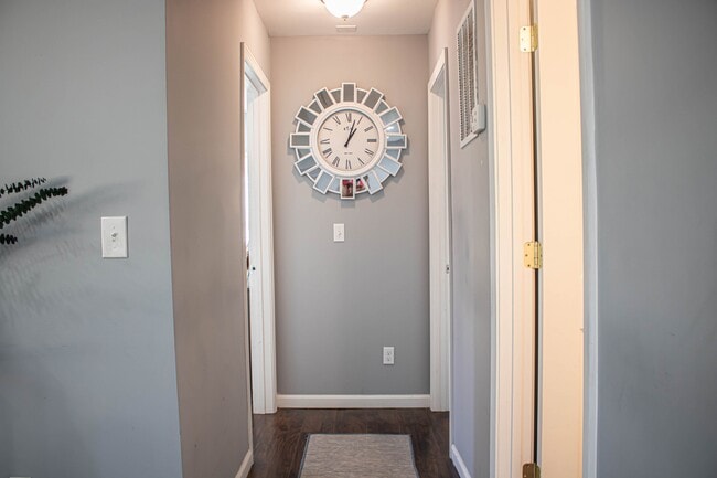 Building Photo - 444 Sunset Ave NW