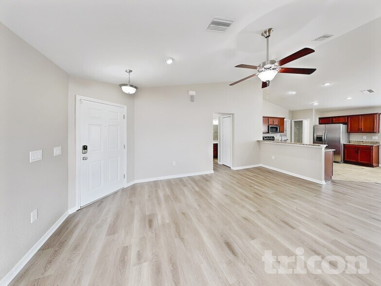 Building Photo - 2311 12th Ave E