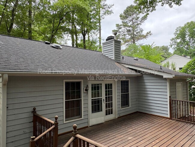 Building Photo - 7404 Valley Run Dr