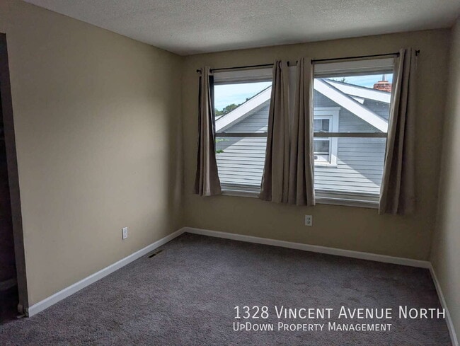 Building Photo - 1328 N Vincent Ave