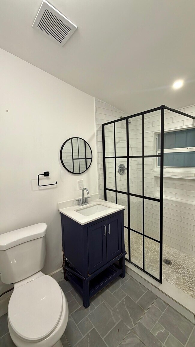 Building Photo - 712 Nottingham Blvd