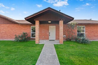 Building Photo - Welcome to Lark!