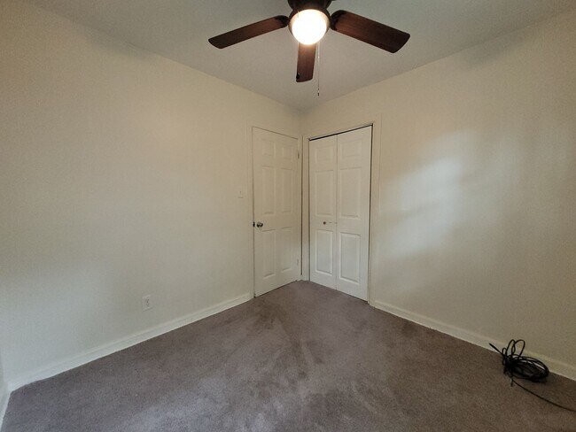 Building Photo - 1012 Oaklawn Ave