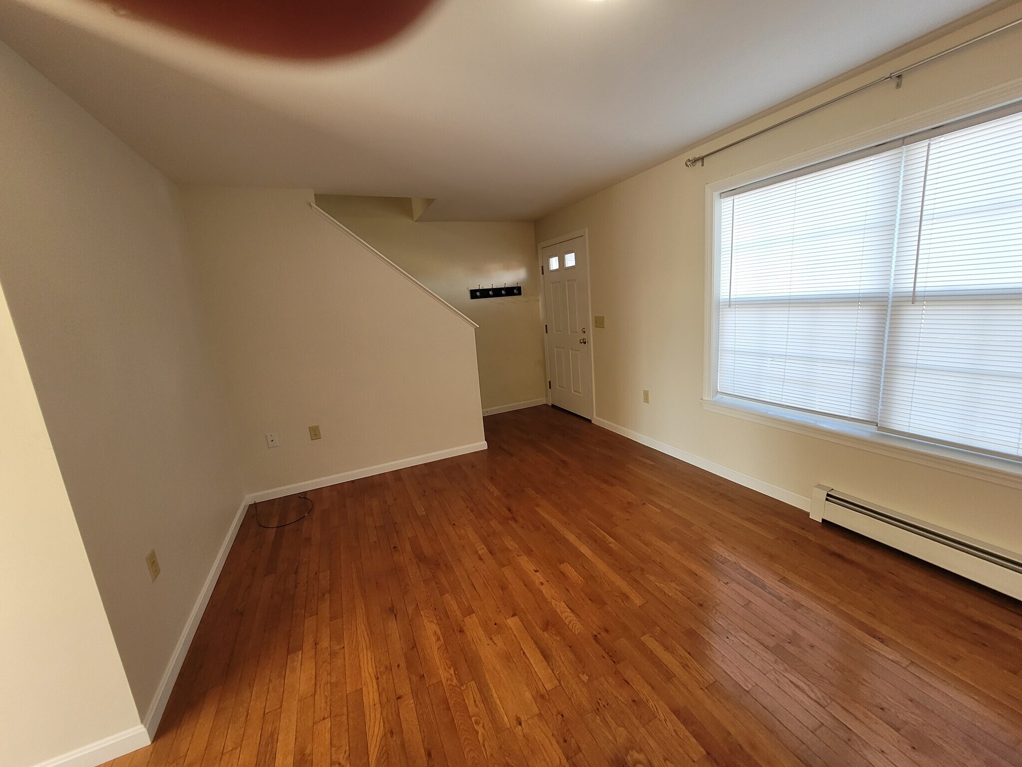 Building Photo - 10 Lupine Rd