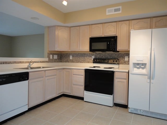 Building Photo - 2372 Ferndown Drive