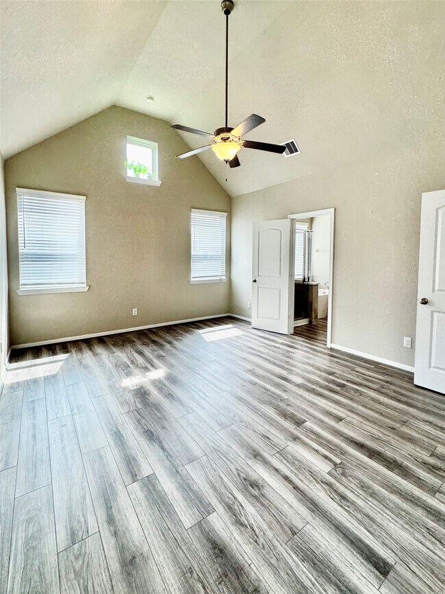 Building Photo - 2527 Bordelon Ln