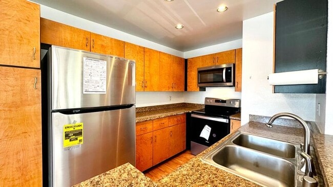 Building Photo - 239 Mananai Pl