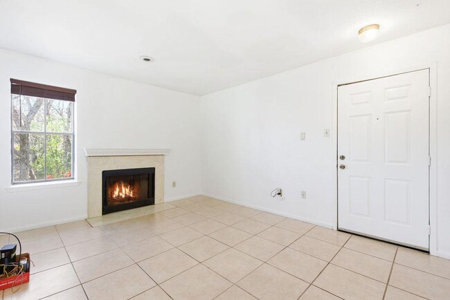 Building Photo - 4500 E Oltorf St