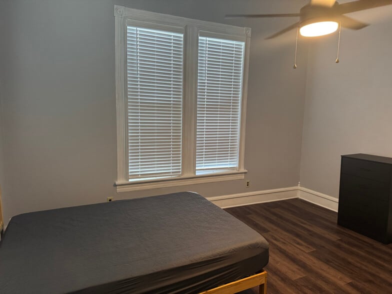 Building Photo - 126 Montgomery St