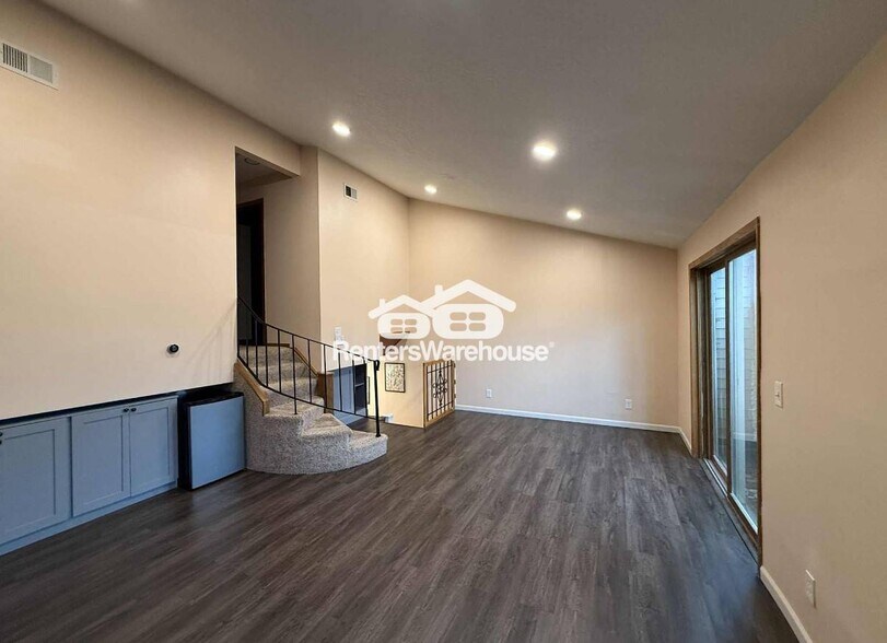Building Photo - 5213 Hiawatha Ln