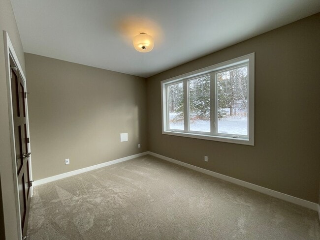 Building Photo - Available Now! 3 Bed 2 Bath Beautiful New Construction Townhome in Hermantown