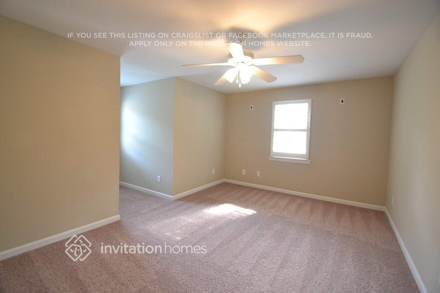 Building Photo - 123 Oak Ridge Dr