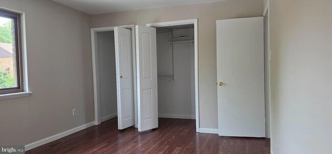 Building Photo - 5870 Chipwood Ct