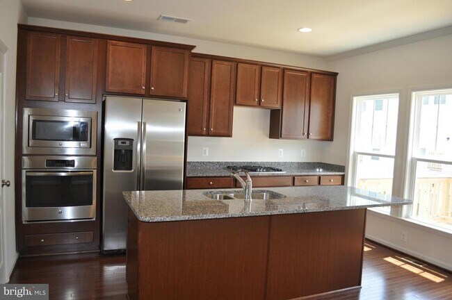 Building Photo - 43311 Novi Terrace