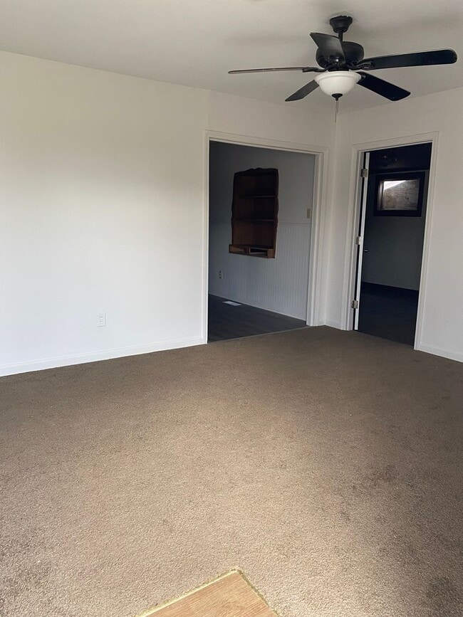 Building Photo - LIMITED TIME**NO APPLICATION FEE**1/2 OFF DEPOSIT**