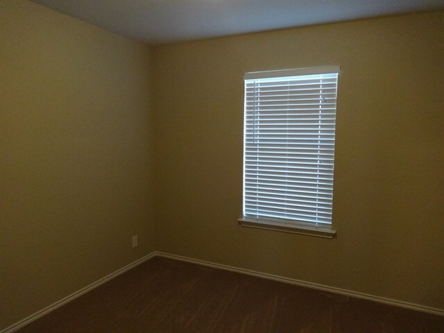 Building Photo - 16131 Branching Oaks