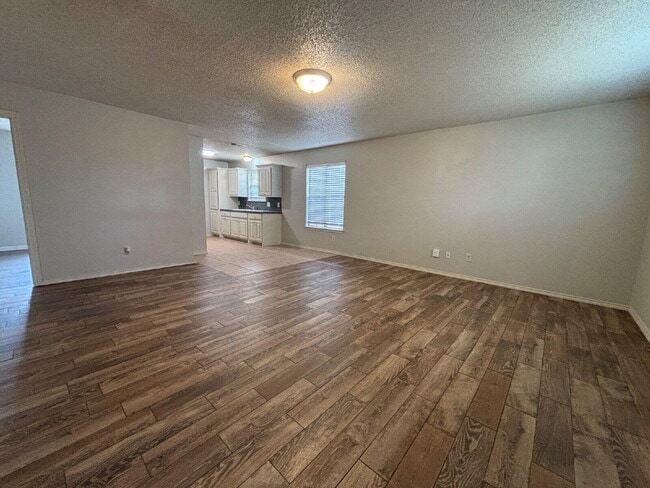 Building Photo - 528 42nd St