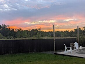 Building Photo - Ray Berglund