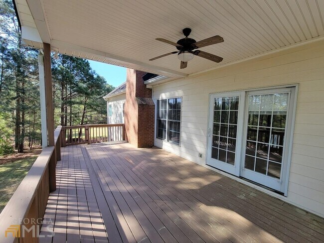 Building Photo - 125 Farmington Dr