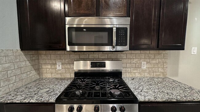 Building Photo - 29238 Dunns Creek Ct