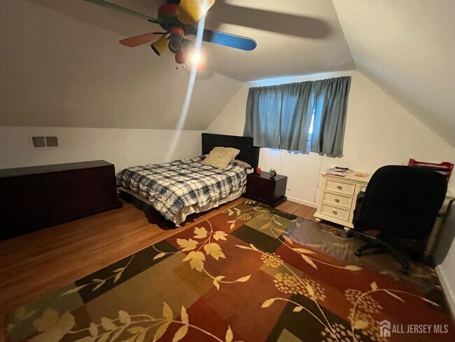 Building Photo - 7 Sparta Ct