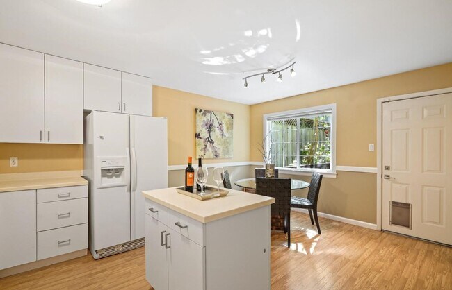 Building Photo - 16-18-18 Hoffman Ave