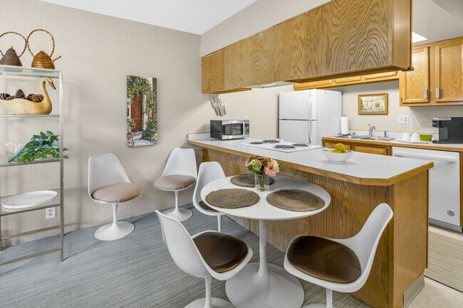 Building Photo - Downtown Anchorage One Bedroom One Bath (203)