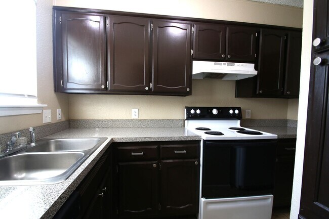 Building Photo - 3732 Bonnie Dr