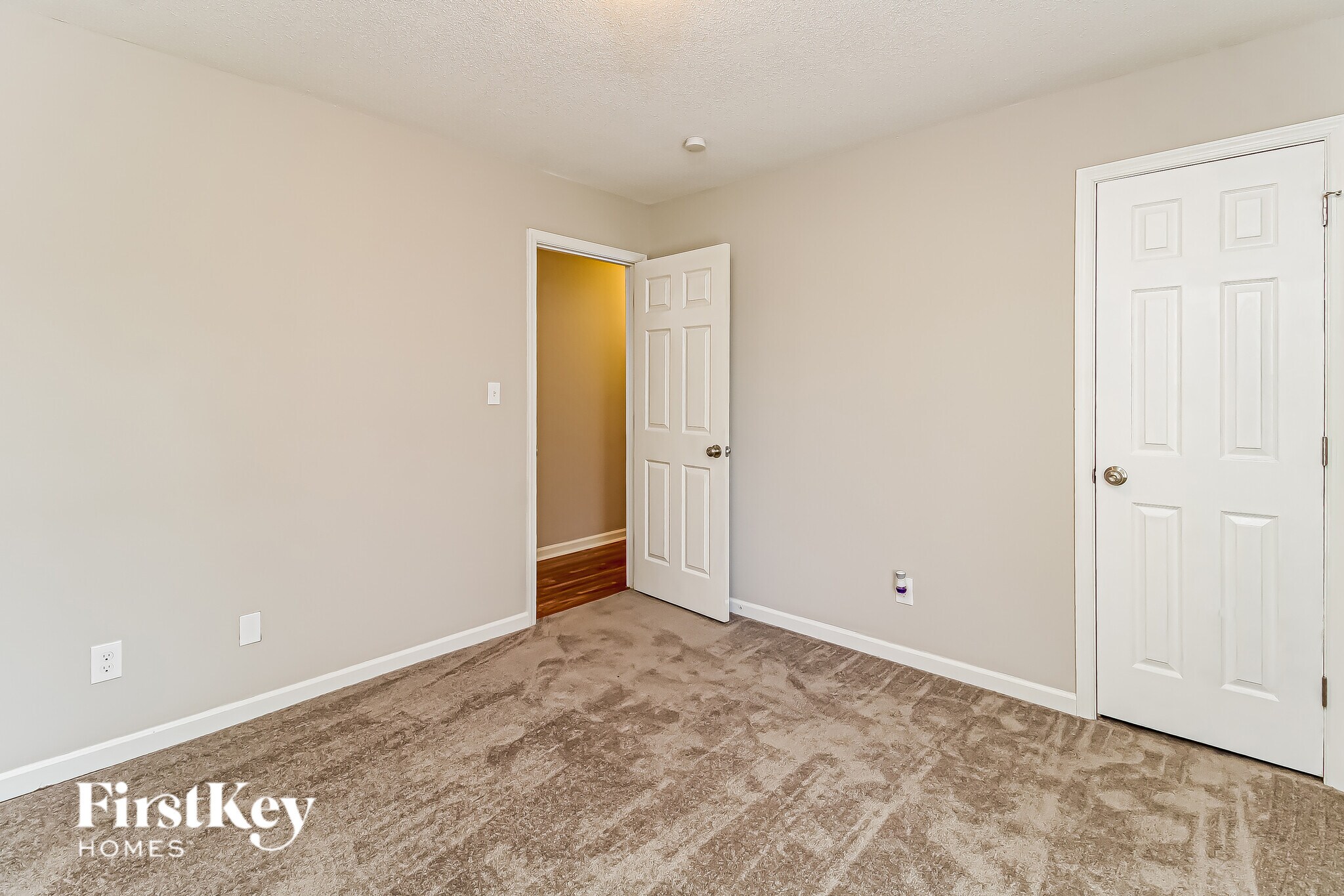 Building Photo - 6507 River Hills Dr