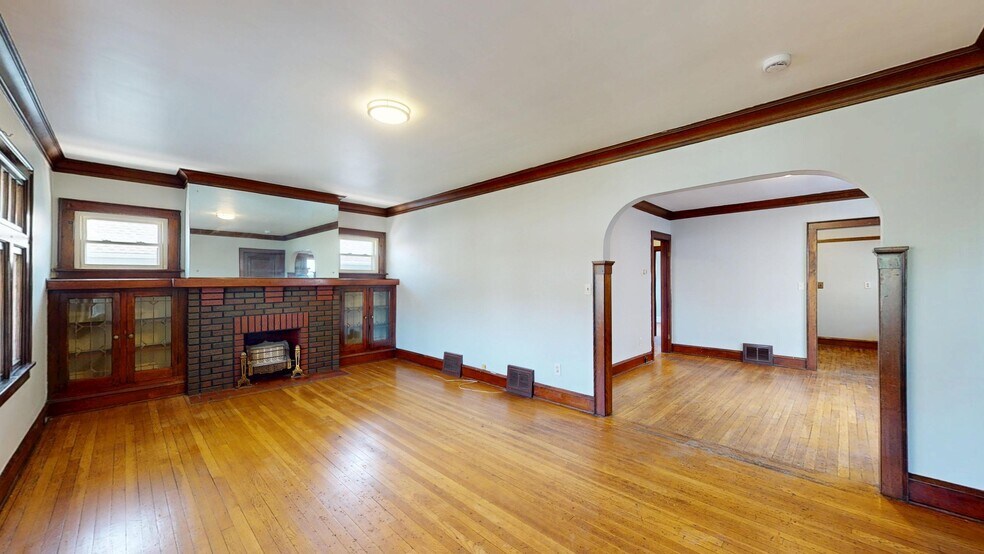 Primary Photo - 4003 Behrwald Ave