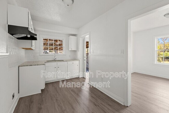 Building Photo - 1540 42nd St Ensley