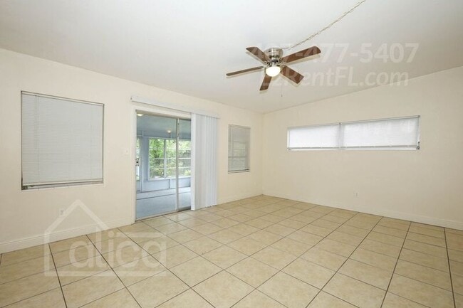 Building Photo - 3392 Bougainvillea Dr