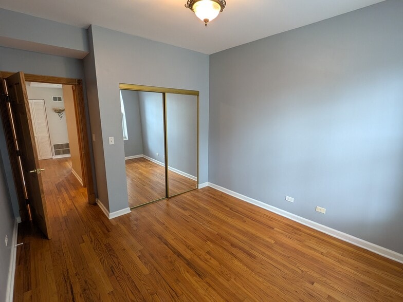 Bedroom - 1912 W Chase Ave