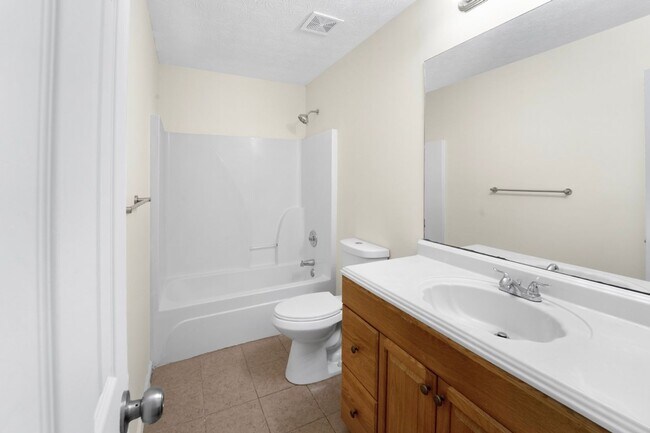 Building Photo - 4BR/2.5BA Open & Bright Lawrenceville Home