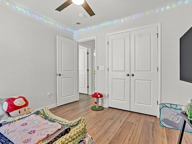 Building Photo - 353 Anna Gray Cir