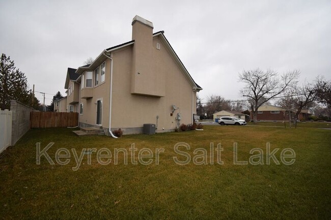 Building Photo - 4524 S 950 E St