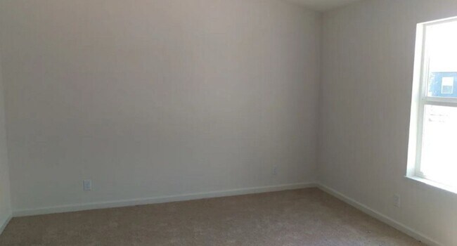 Building Photo - 2111 Rutherford Dr