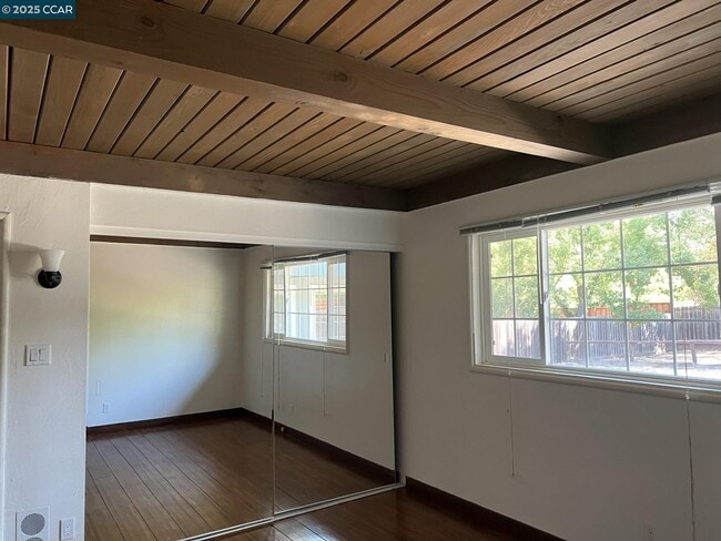 Building Photo - 760 Rosewood Dr