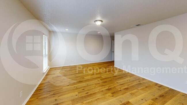 Building Photo - 804 Squire Ct