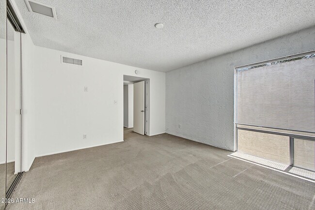 Building Photo - 4656 N 40th St