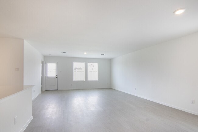 Building Photo - 25653 Rose Creek Dr