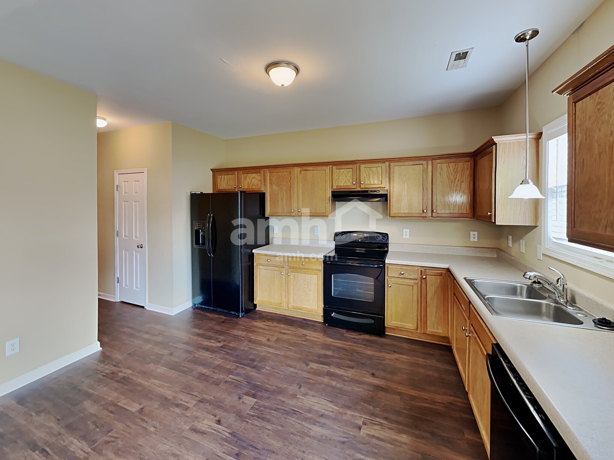 Building Photo - 813 S Hollybrook Rd