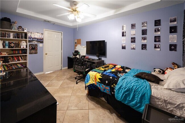 Building Photo - 2401 Wisteria Ave