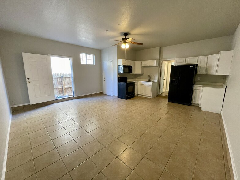 Building Photo - 5003 Gemsbuck Chase